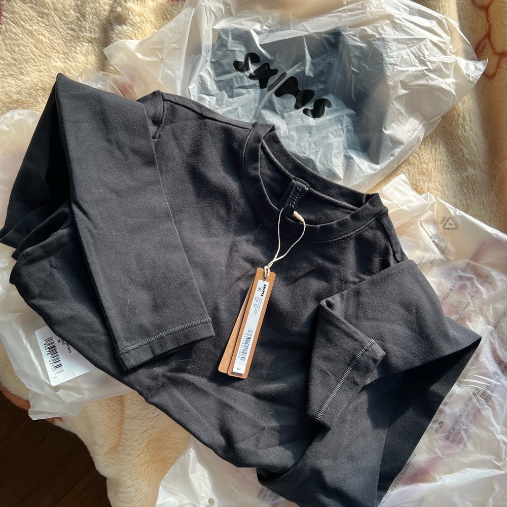 SKIMS Black Cropped Long-Sleeve Crewneck